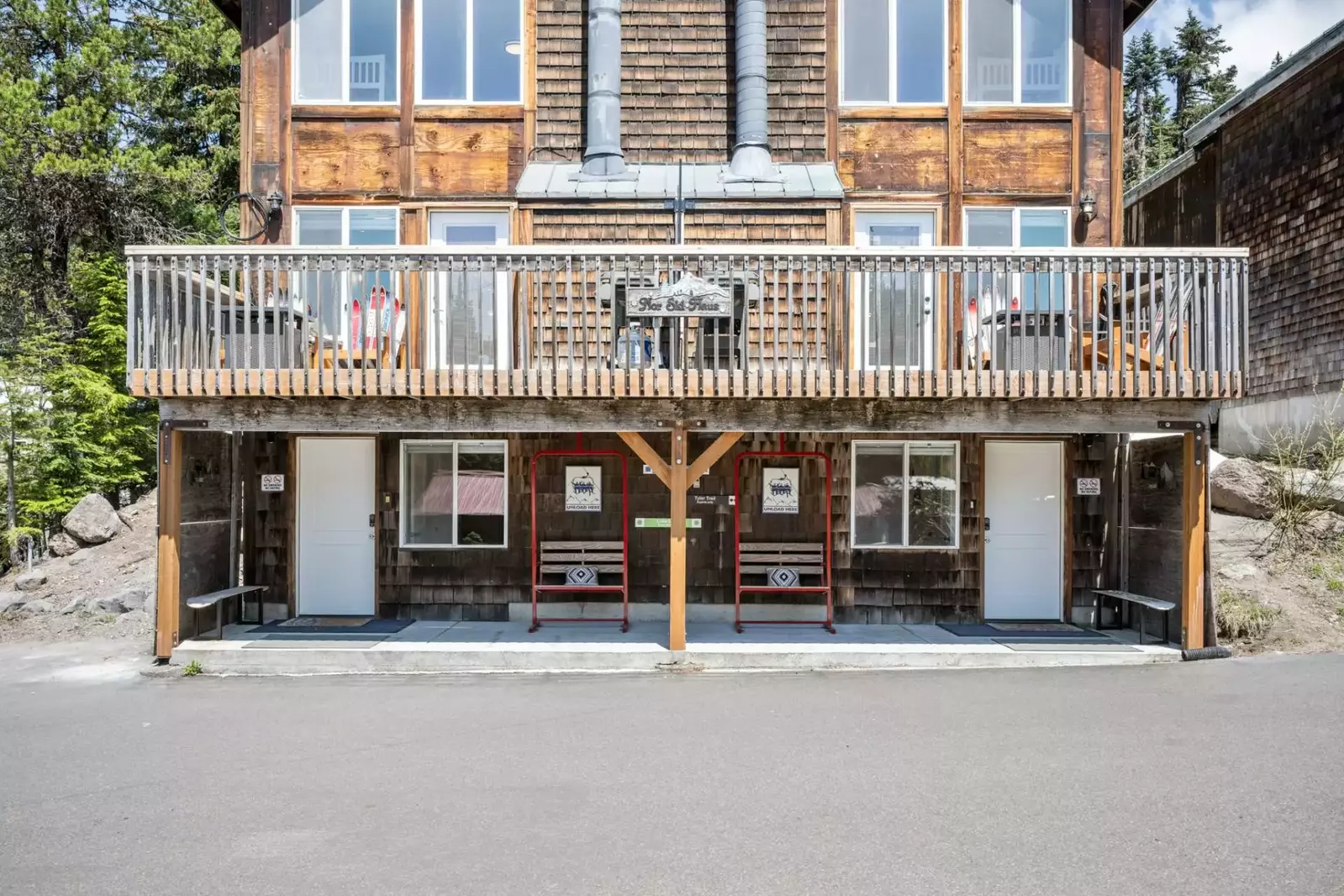 Nor Ski Haus A is in the center of Government Camp, a vibrant mountain town with plenty to do. We'd love to tell you about our favorite local spots.