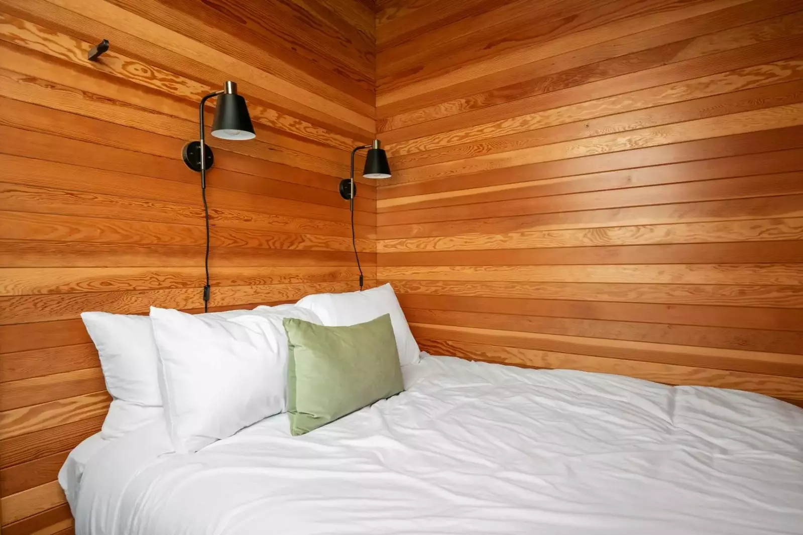 "Has plenty of sleeping, a beautiful view of the bay/river. It was well equipped to cook meals in, and close to order out. We plan to go back" - Peggy