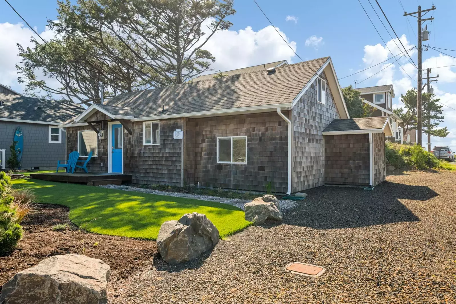 "Beautiful sea cottage that was perfect for our little family of 4 plus dog. I would love to come again!" - Jessica