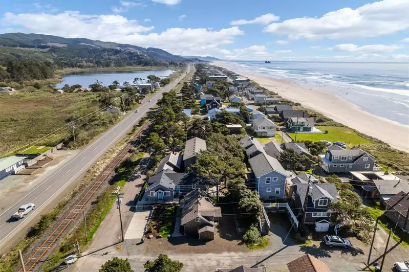 "Loved the house! Could hear and see the ocean from our bedroom upstairs, very clean and comfortable!" - Jolene