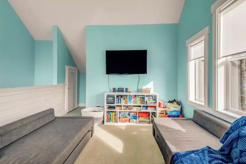 This rental has many toys and games. Perfect for a family with kids!