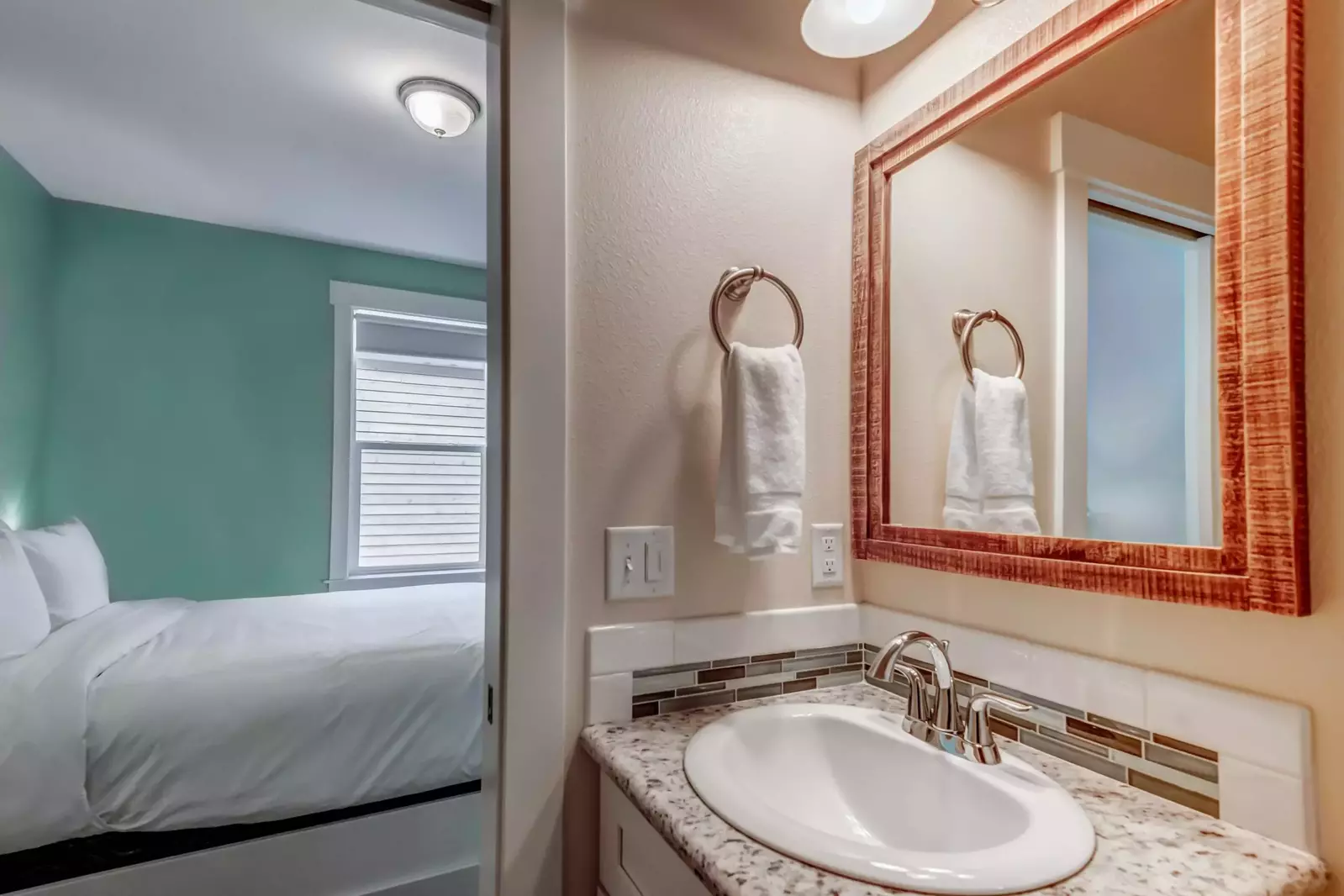 "Lovely stay. Quiet neighborhood and clean house!" - Chelsea