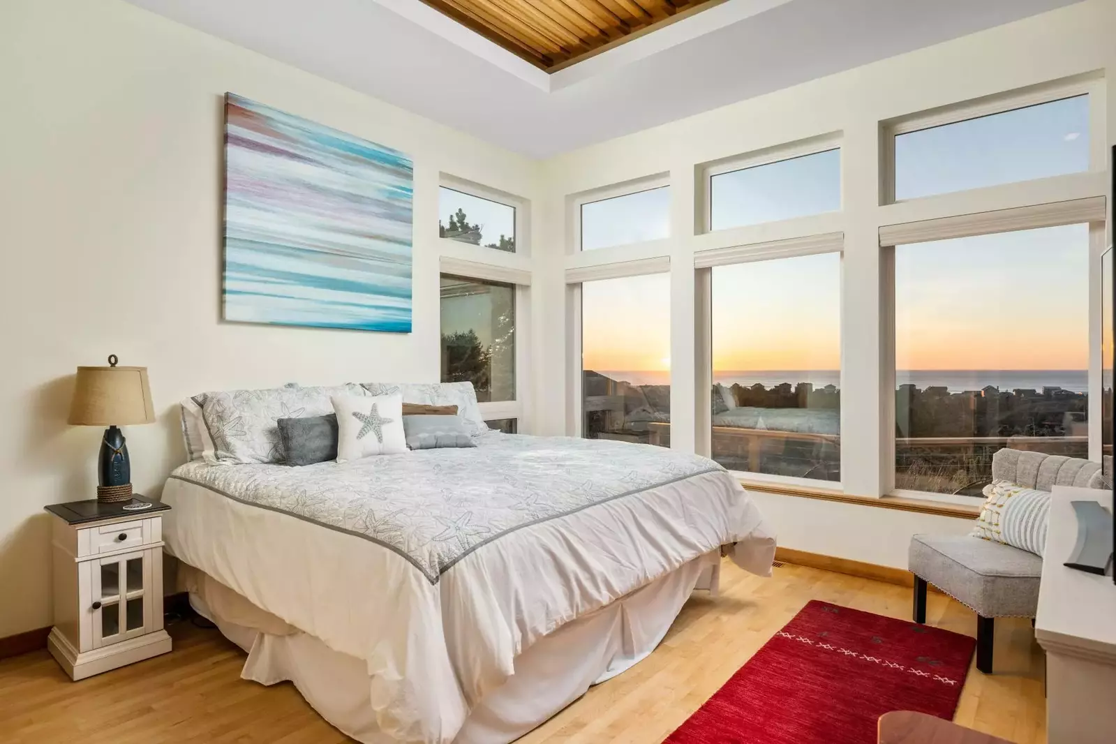 "Our stay at this rental was exceptional. The house offered breathtaking views that were even more stunning in person" - Doug