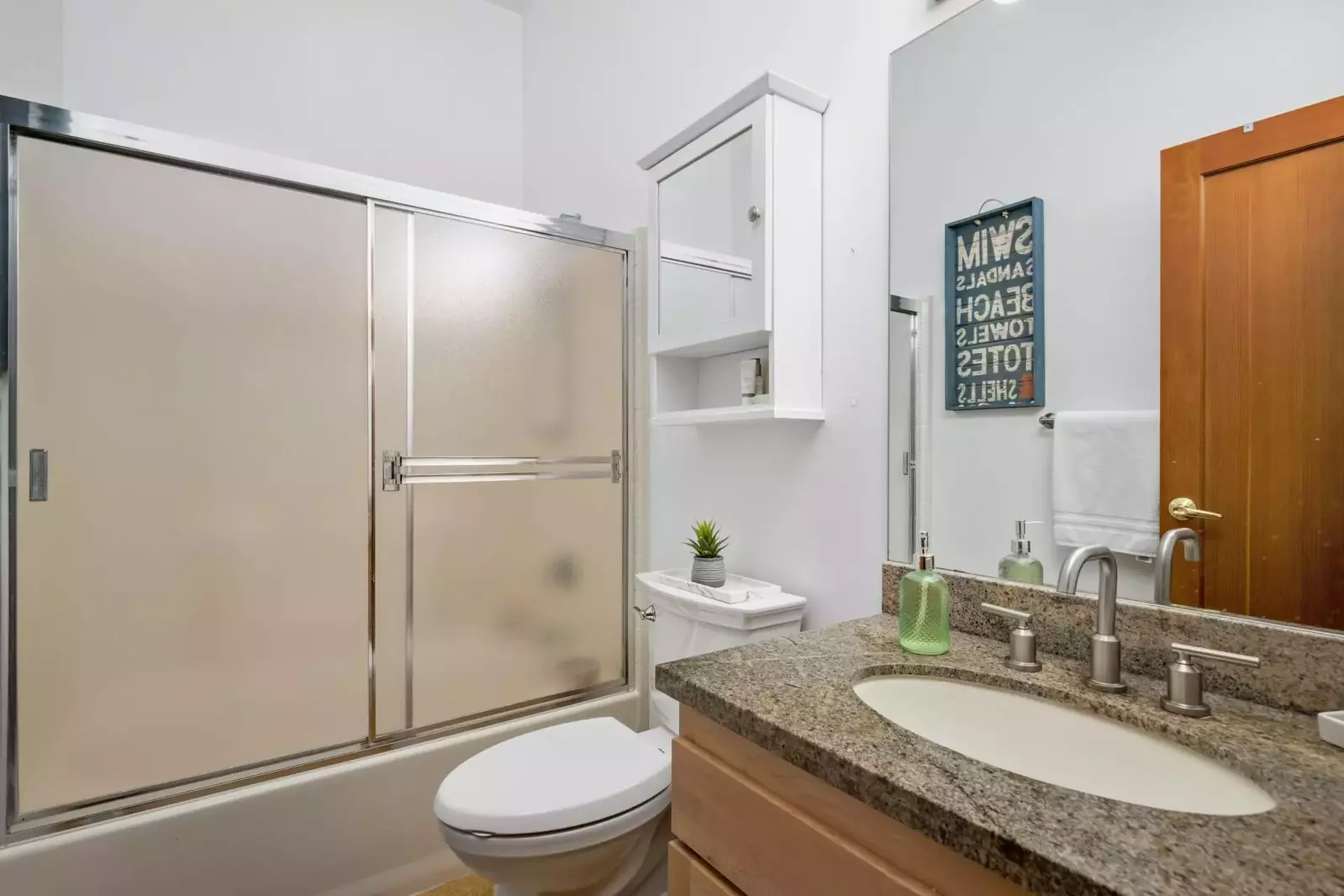 "This rental provided an unforgettable family getaway. We can't wait to return!" - Doug