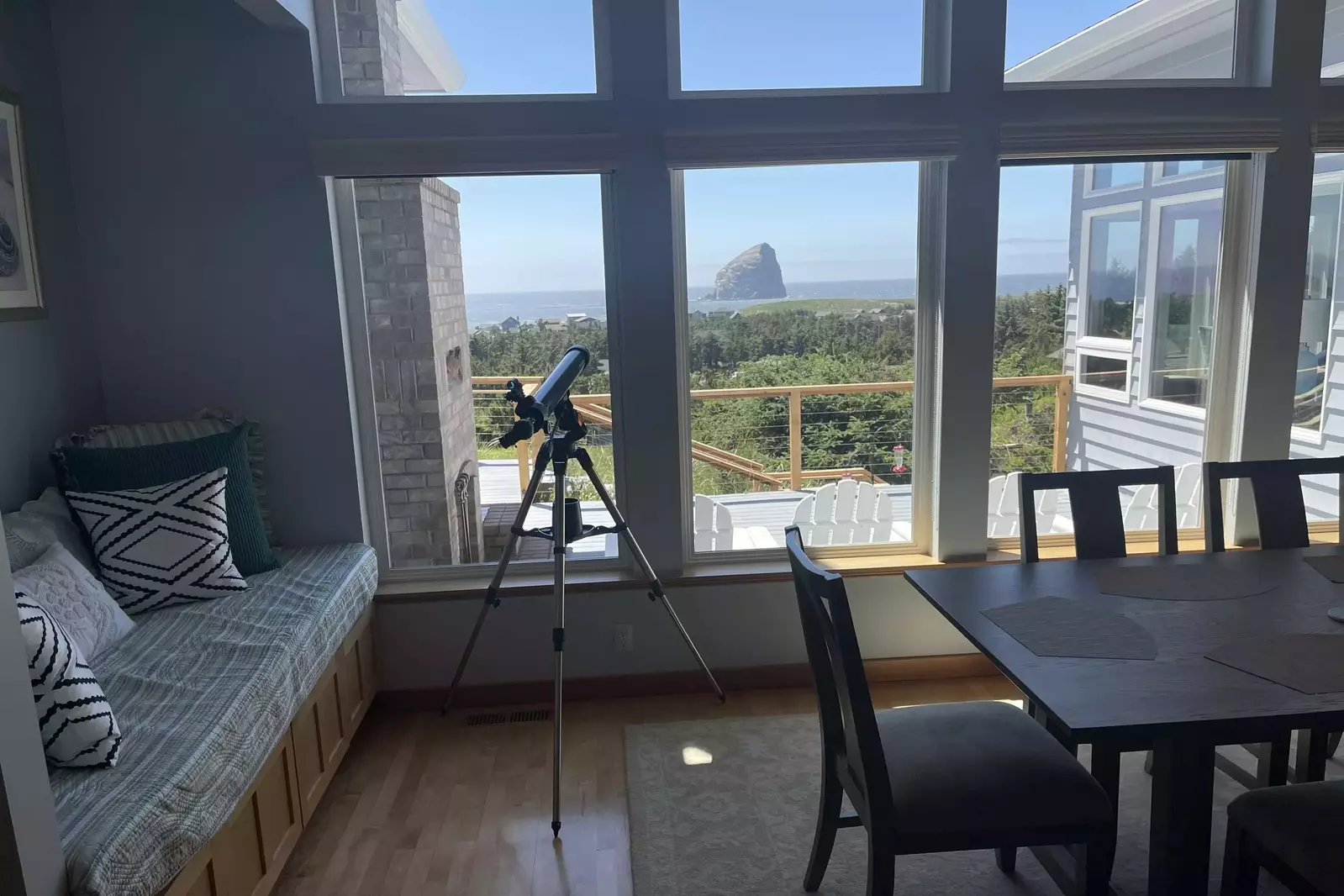 This house met our needs and exceeded our expectations in every way. Beautifully appointed, with amazing views and a great layout. - Bradford