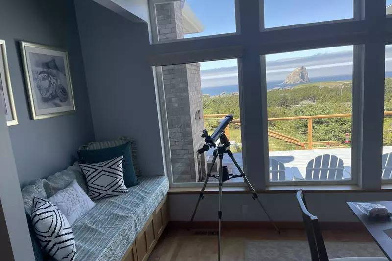 "The view is amazing and the house is very clean and beautifully furnished." - Arif