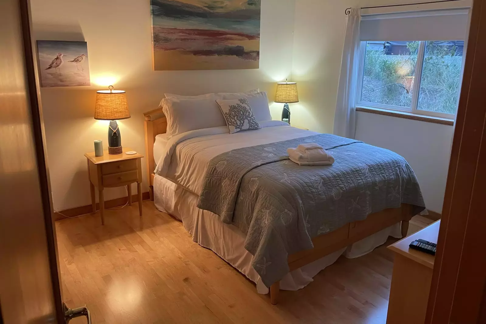 I stayed there for 3 nights and was amazed by the views. Hot tub was phenomenal and I do plan on visiting in the near future with my family -Derrionte