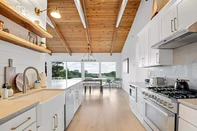 Open Kitchen layout to create your favorite meals.