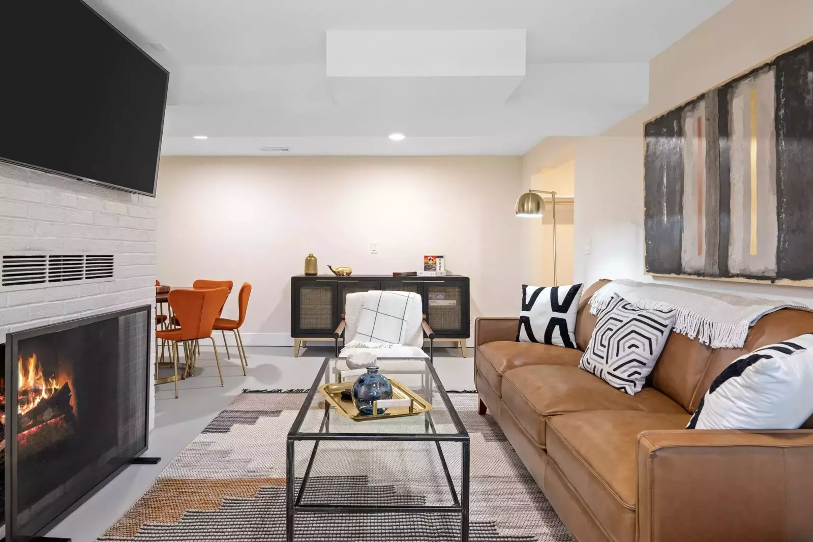 "Everything was exactly like the pictures and overall a beautiful place to stay!" - Shauna