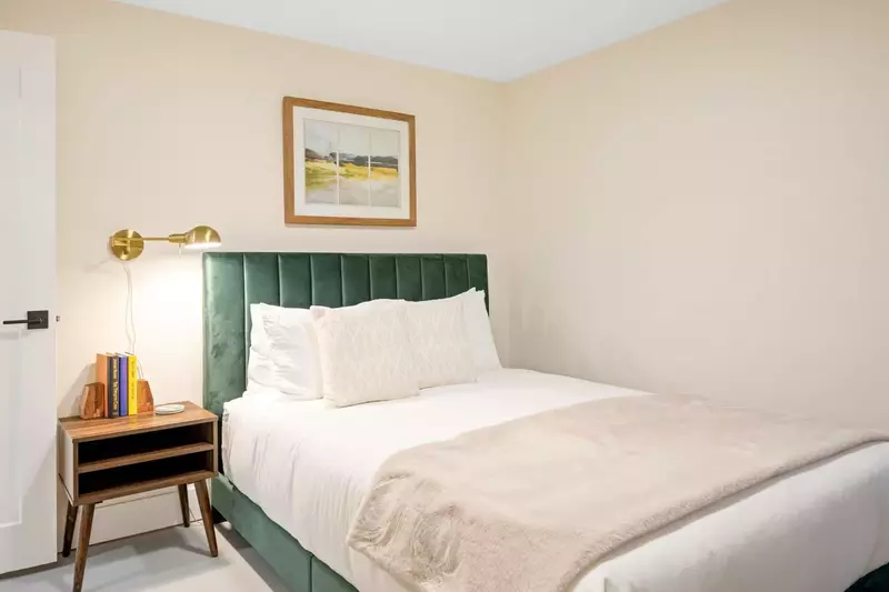 "On the Rocks was the perfect house for us and another family. The location was AMAZING and the house was clean and very well stocked" - Brittany