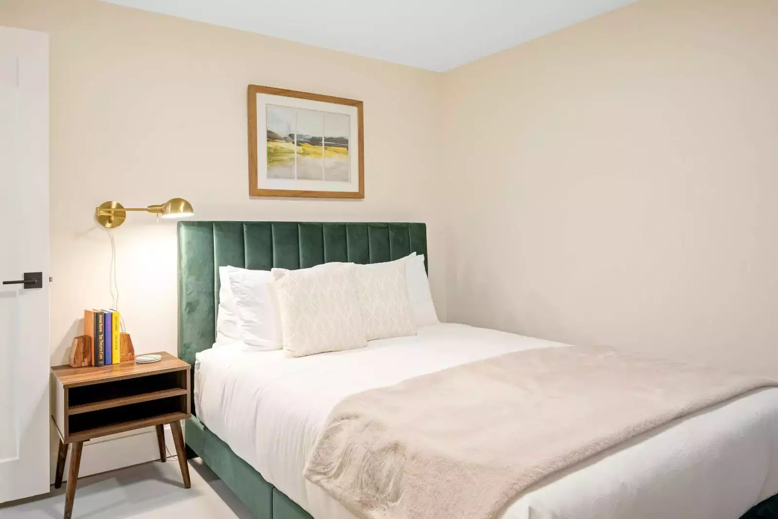 "On the Rocks was the perfect house for us and another family. The location was AMAZING and the house was clean and very well stocked" - Brittany