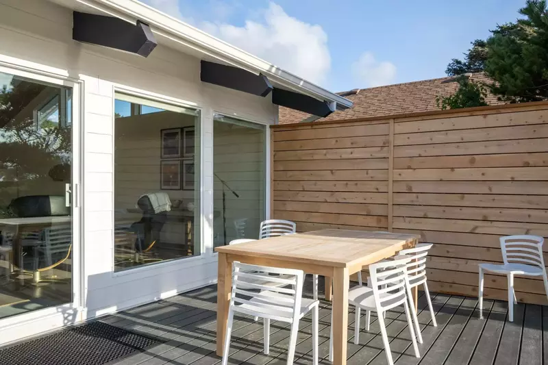 "Great location… can walk on the beach into town. House was so comfortable with everything we needed." - Anne