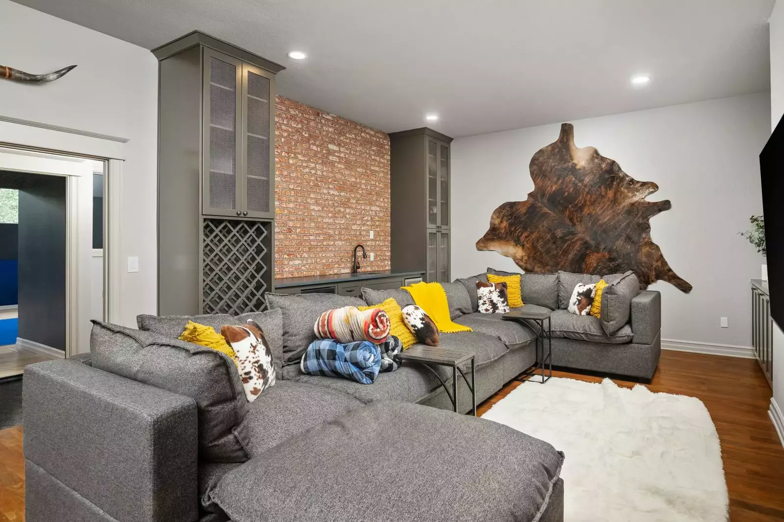 "Amazing home, comfortable and all updated in every aspect, loved inside and outside the home, I highly recommend it." - Daniel