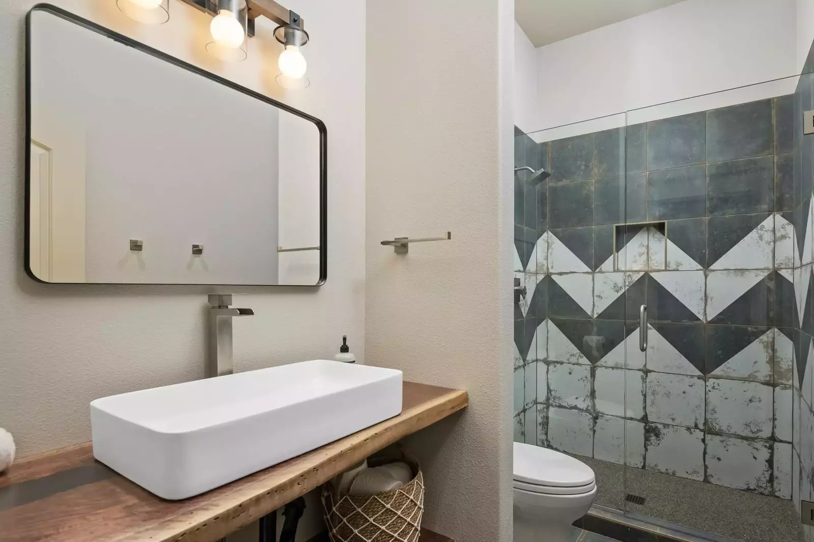 "Had the best time staying at this home and exploring wine country for my 40th birthday! Highly recommend!!" - Amy