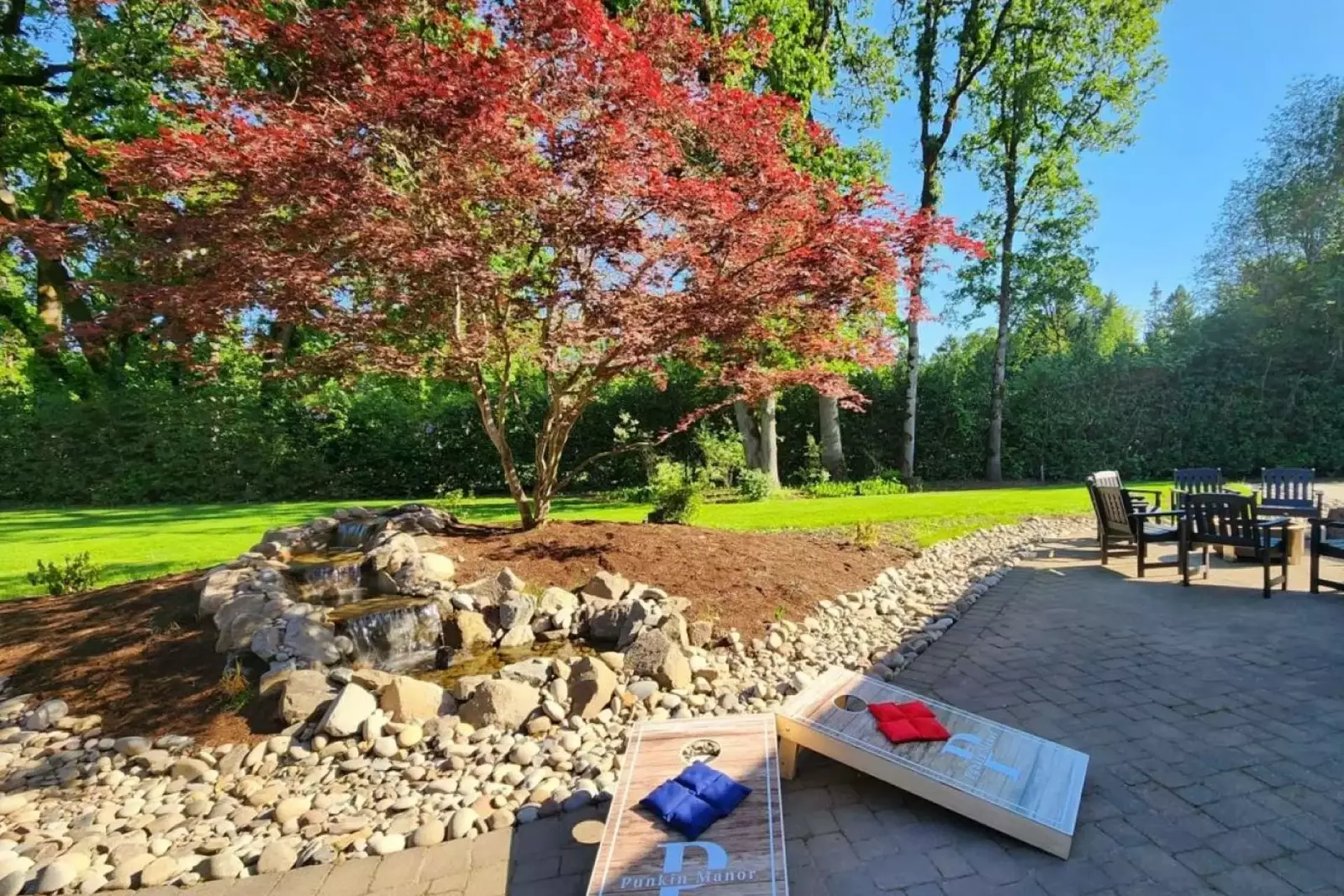 "We couldn't have asked for a better home for our retreat. The back yard is spectacular. We would definitely use it again." - Suzie