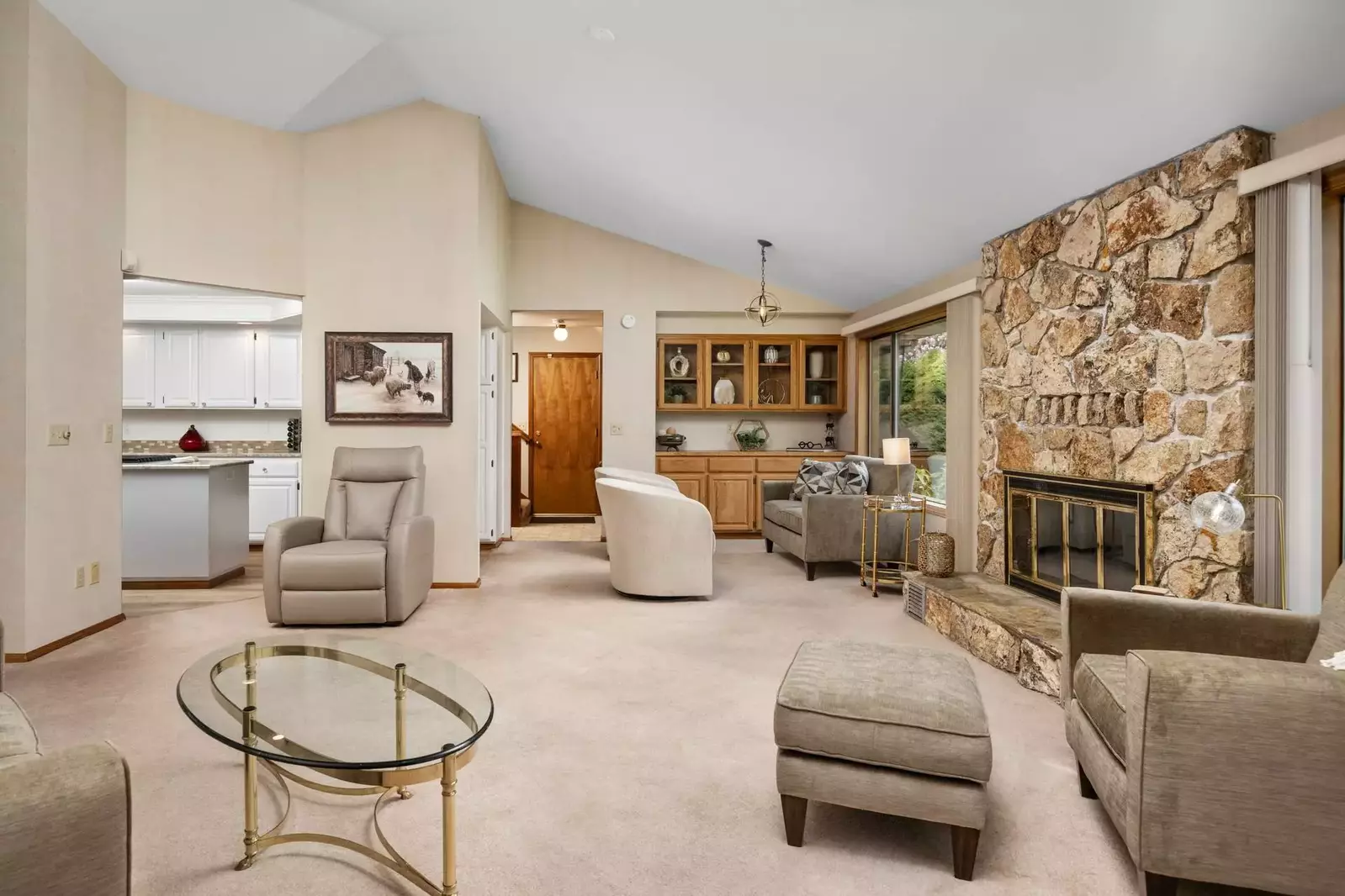 "A great value and location for visiting friends and family around the Eugene area.  The hosts were very friendly and responsive." - Matt