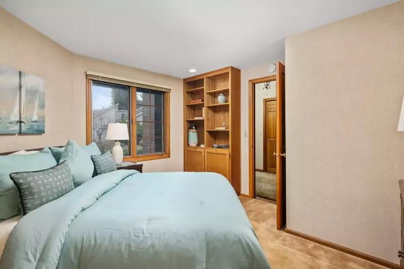 "This place was CLEAN! All in all it was a super comfortable, well stocked and geographically situated retreat. Enjoy!" - Elizabeth