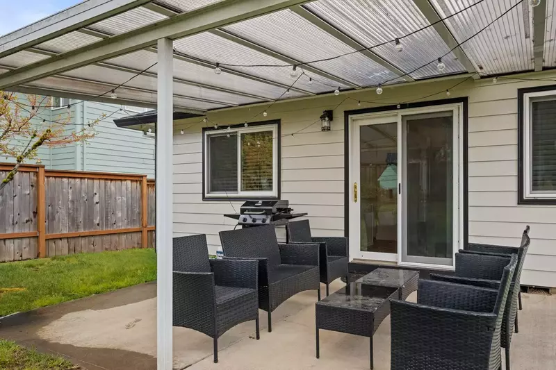 Great spot for families! Bunk beds great for kids, lots of local playgrounds and close to dining and amenities. Columbia gorge- 15min drive - Michelle