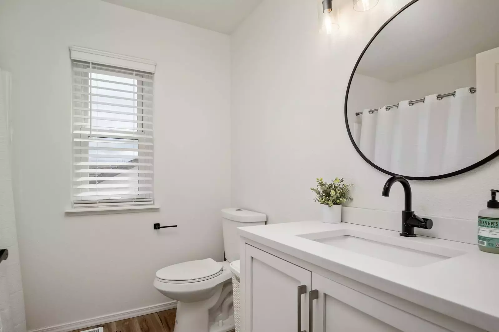 "House was very clean. Beautiful place! Would definitely stay again." - Anthony