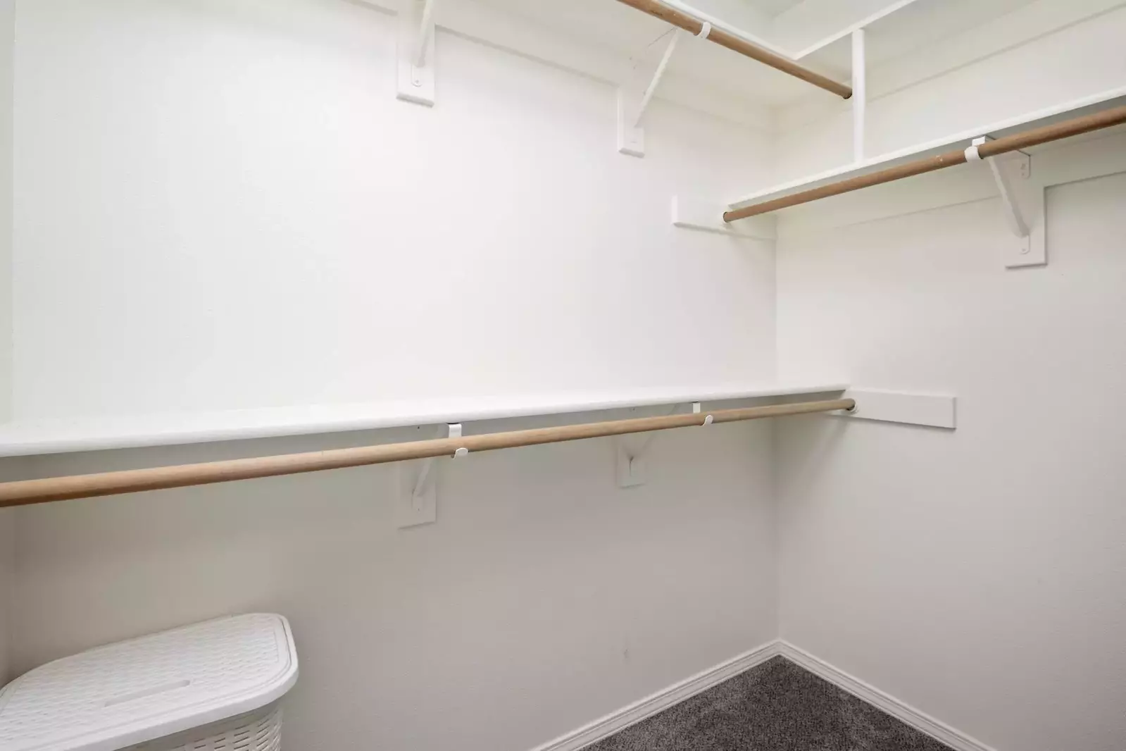 "This house was perfect for our family to gathering to celebrate our son's college Graduation!" - Jana