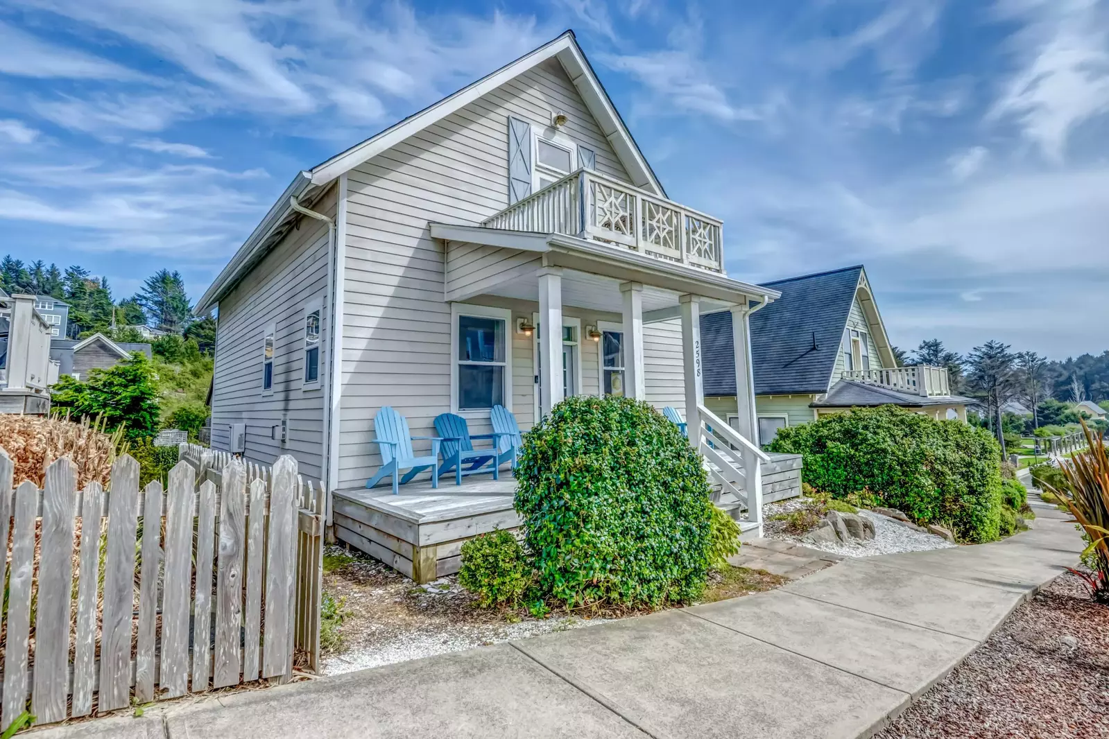 Beach Vibes is a charming property located in the Olivia Beach neighborhood in Lincoln City, Oregon.