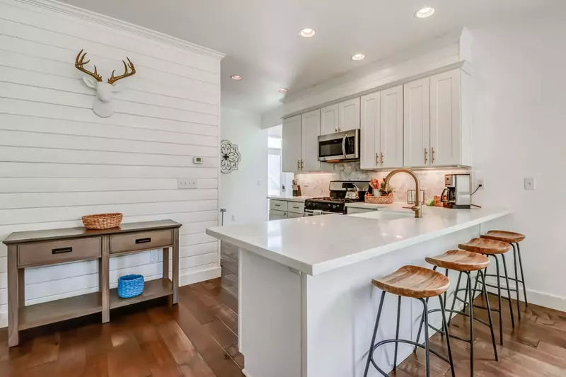 Great house for a family trip to the coast. The beds were super comfortable, the kitchen was well stoked and a great space to host Thanksgiving -Kayla