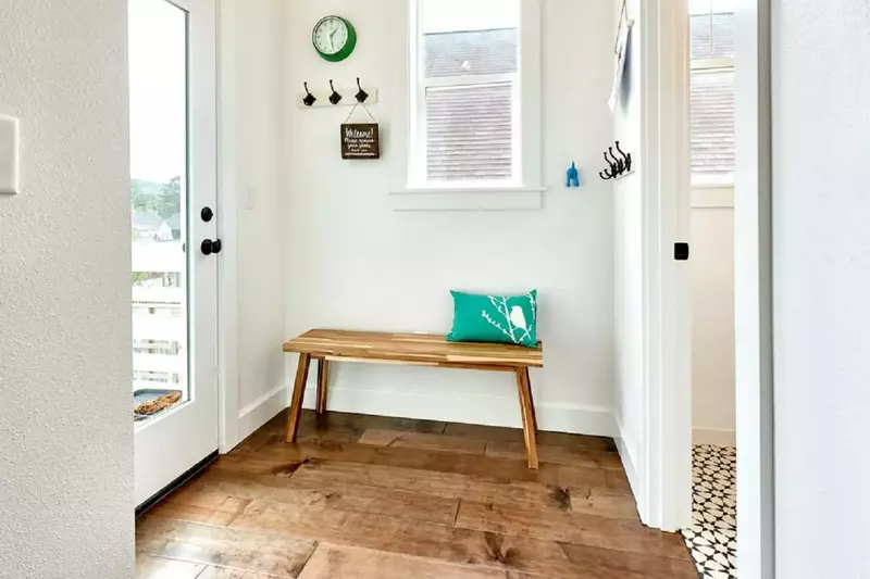 "The house was clean and had a lot of space for games and hobbies." - Lisa