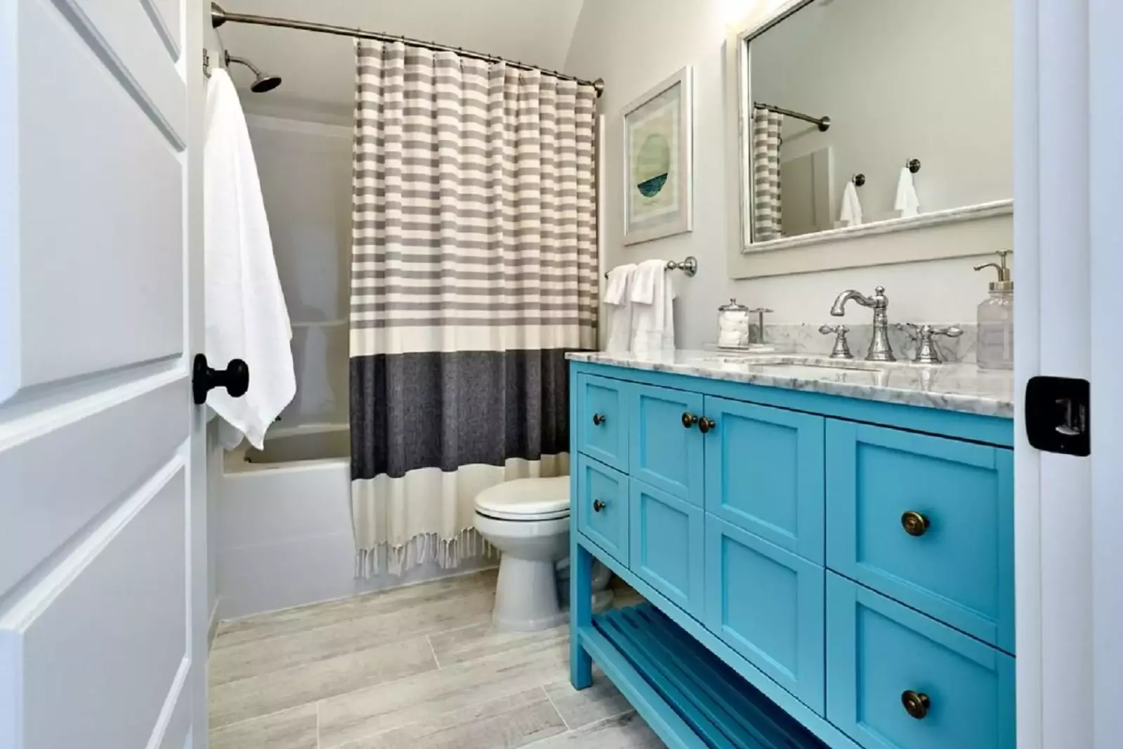 Our team loves to recommend great places to shop, hike, eat, and drink. Reach out to us and we will tell you about our favorite spots in Lincoln City!