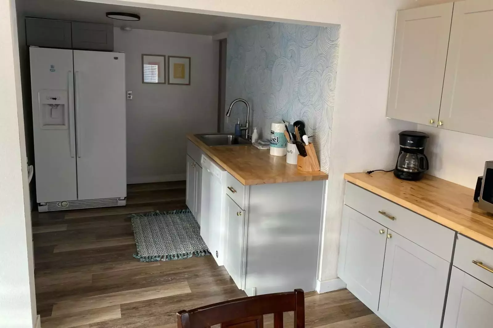 This motel unit features a standard kitchen. Enjoy a home cooked meal while exploring the coast.