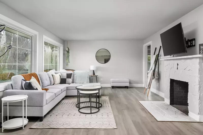 Welcome to the Sulcata Paradise. We hope we get to host you at this charming Southwest Portland rental. Please reach out with any questions.