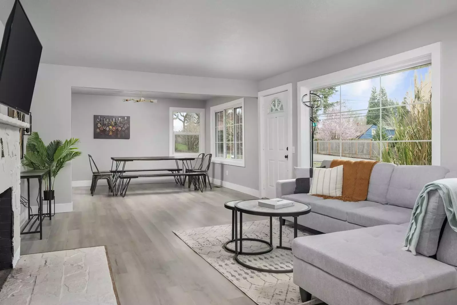 "Amazing space, great location, lots of room and fit our needs." - Neveah