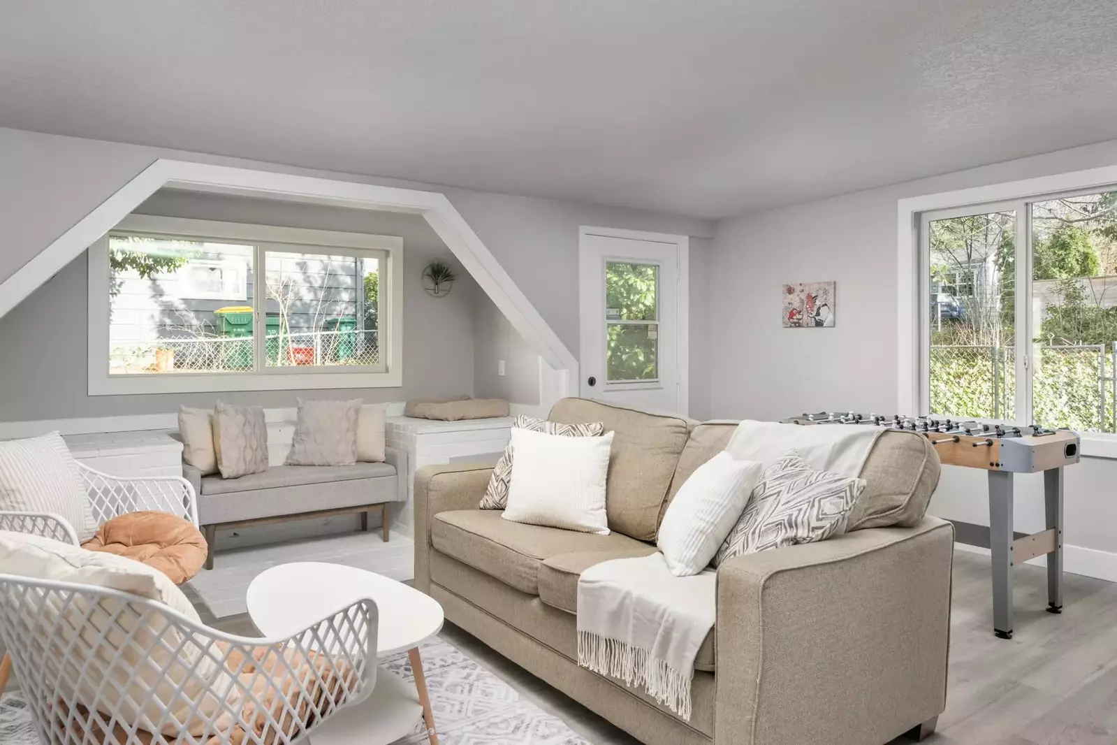 "We were in the area to visit family during the holidays. The house was clean, conveniently located and met our needs" - Lesley