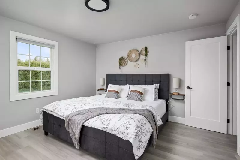 "Great location, plenty of places to eat close by and attractions to visit a short drive away." - Ivan