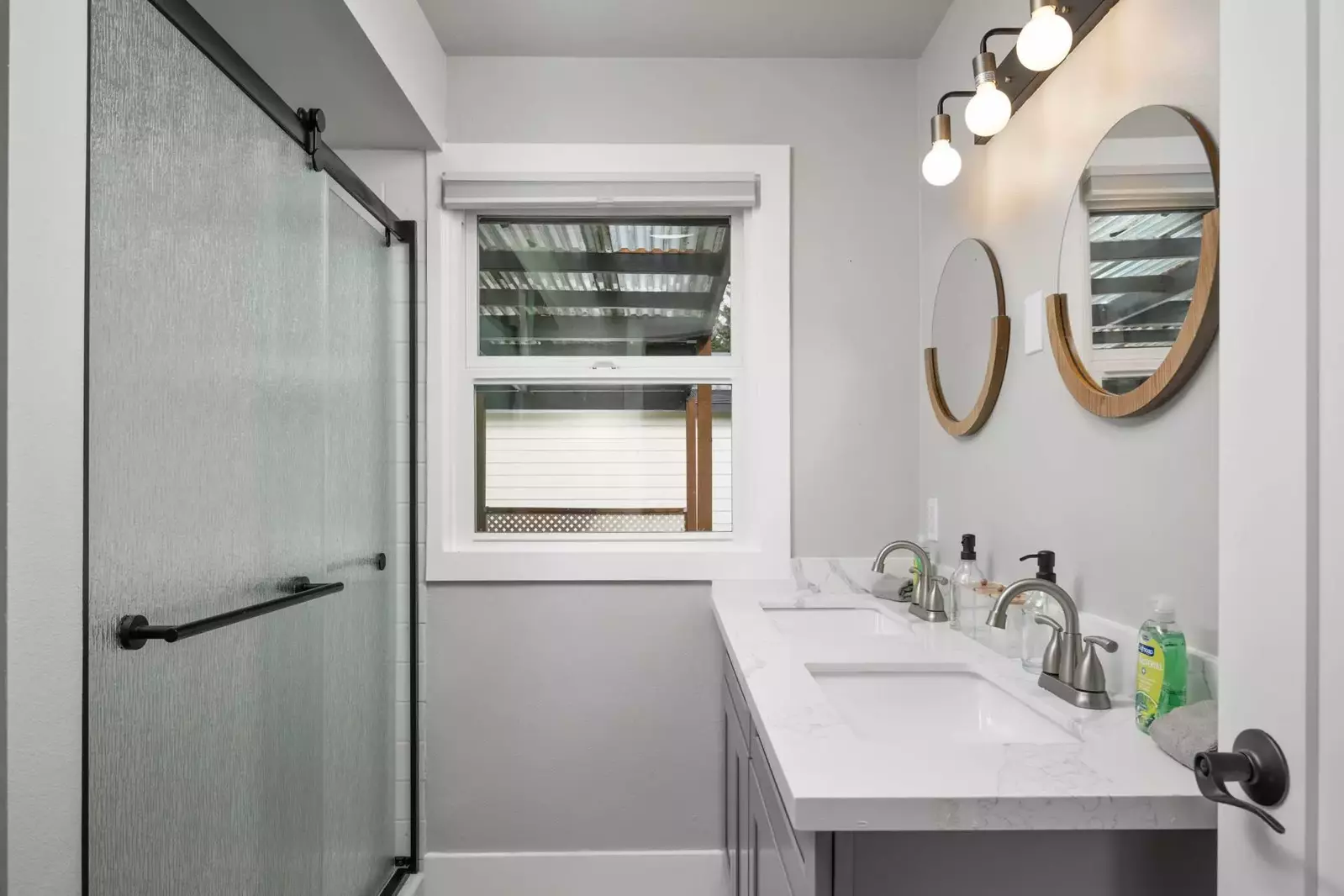 "We had a wonderful time in this house! It was so cozy and comfortable, and the neighborhood was quiet and safe." - Nino