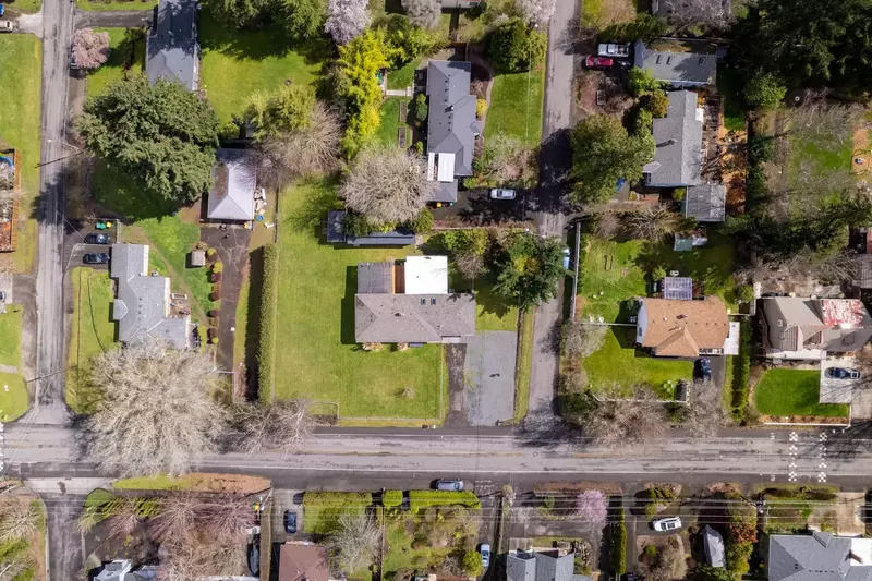 Beaverton is in between The Coast, The Gorge, The Willamette Valley, and Mount Hood. Use this rental as a base camp for an Oregon adventure!