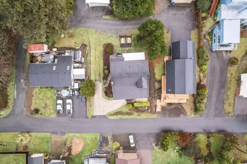 "The place was clean and had everything we needed. We have a big family and this place was cozy and nice! Would definitely recommend" - Jessica