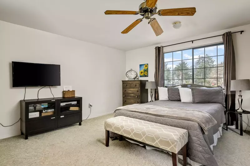 "We had such a wonderful time! Played board games at night! Hot tub was relaxing! Beds were comfortable!" - Anutika