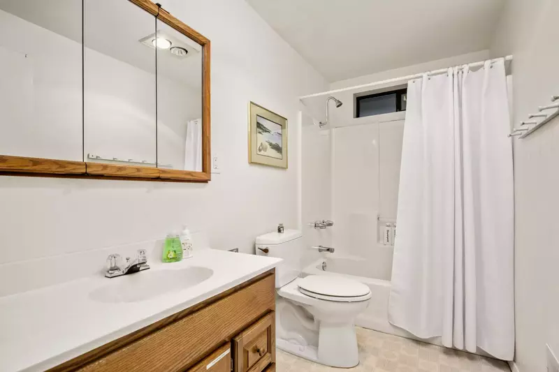 "Full kitchen was an absolute blessing. The game closet provided entertainment for hours for us. Big bathrooms allowed for bath time fun." - Elizabeth