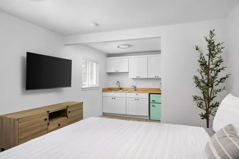 Watch you favorite movies, shows, and sports on this smart tv after a day exploring the Oregon Coast.