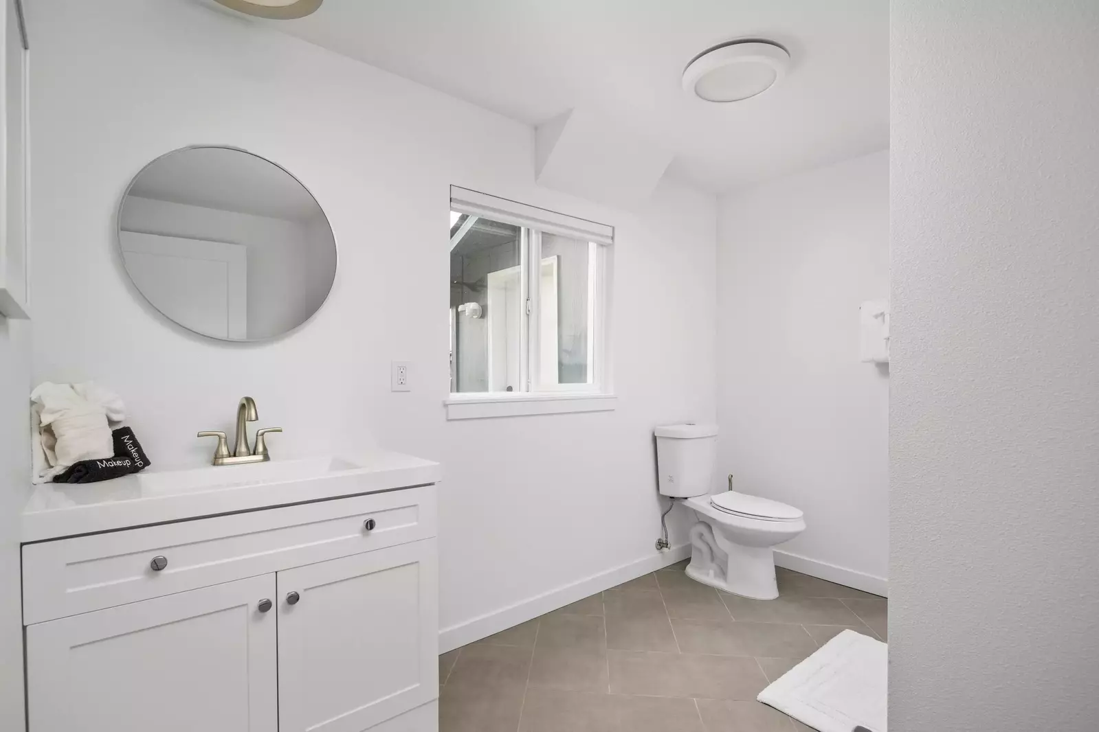 "Great place for a little weekend get away. Clean and updated and in a good location. Will definitely book again in the future" - Jose