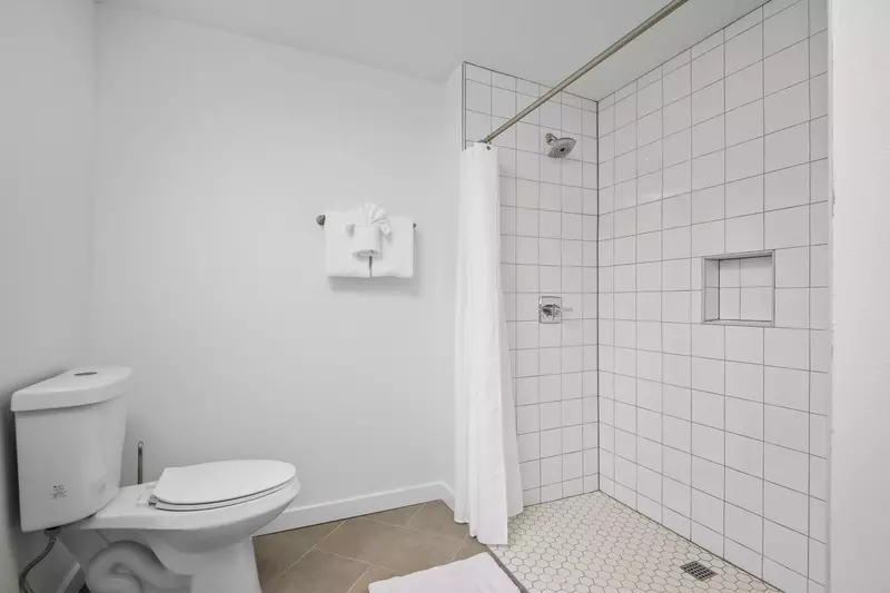 "Had a great 2 night stay here. Very clean and cozy. Great experience, highly recommend staying here for your trip." - Sam