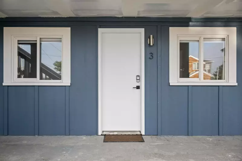 Inn at Rockaway Beach Unit 3 is on the ground floor.