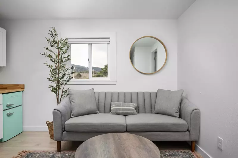 "Perfect location to explore the Beach, the Bays and Towns. Super easy walk to the Beach and Breakfast." - Brian