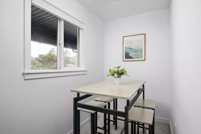 "Great location- nicely remodeled. Bright and modern. Perfect for a small family or 2 couples. Walk to beach." - Mandy