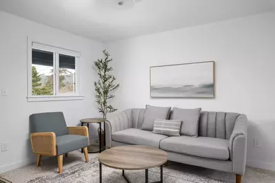 "Great location. Very clean. Comfy bed. Quiet and simple!! We were in town for a wedding and this was a great home base!" - Bob