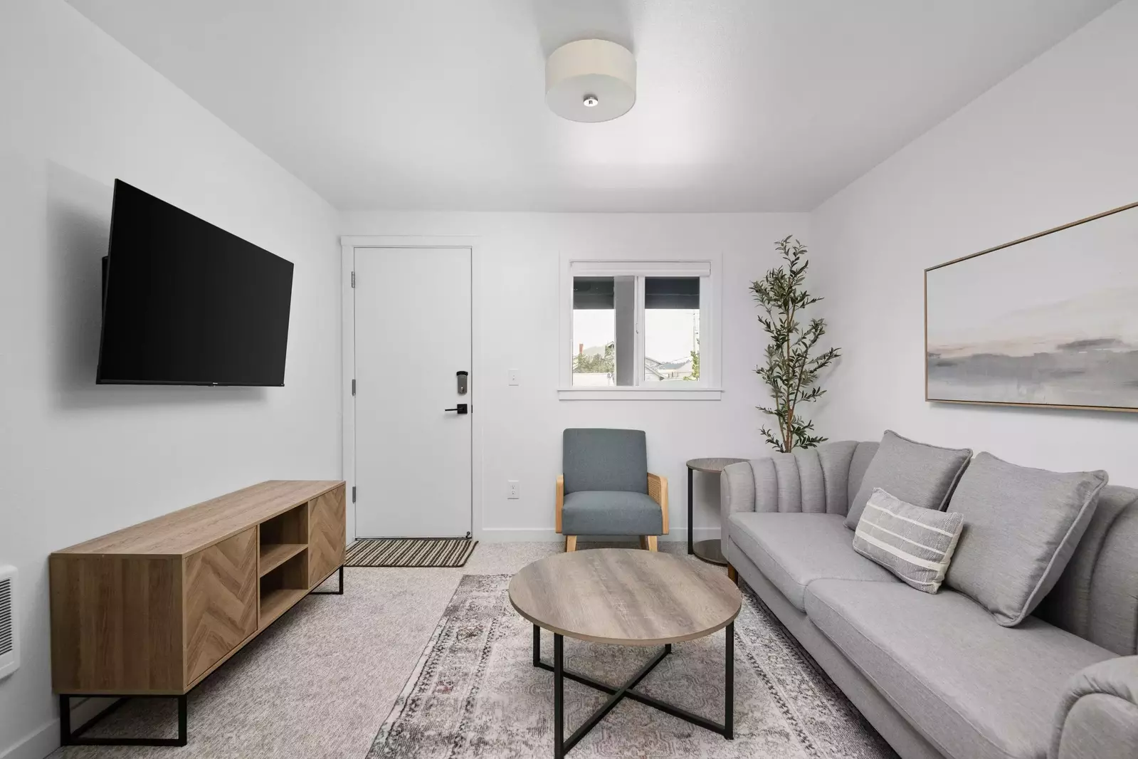 Watch you favorite movies, shows, and sports on this smart tv after a day exploring the Oregon Coast.