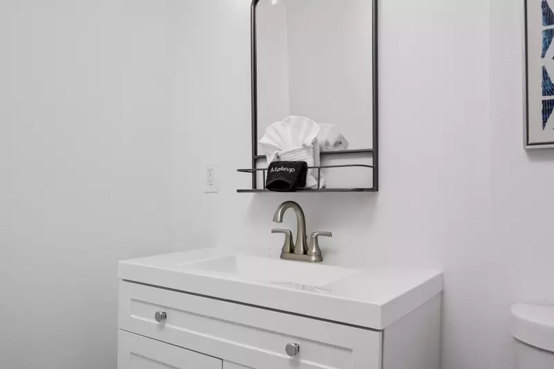 "Easy to check in and check out. My family loved staying here (and our dog too.) A quick walk to the beach. I would highly recommend." - Sara