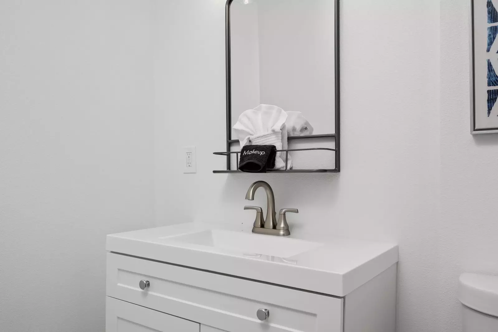 "Easy to check in and check out. My family loved staying here (and our dog too.) A quick walk to the beach. I would highly recommend." - Sara