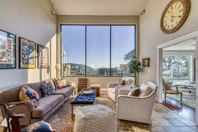 "The property was clean, communication was great, and the views were great." - Doris