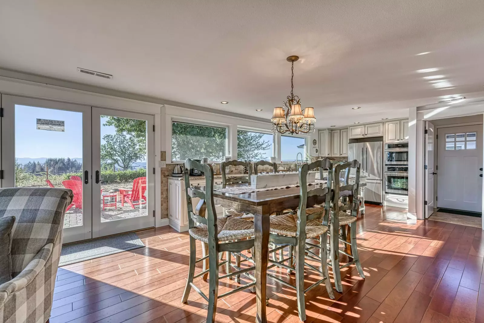 "Stunning views over the vineyards across the valley. We especially enjoyed the hot tub to start the days." - Chase